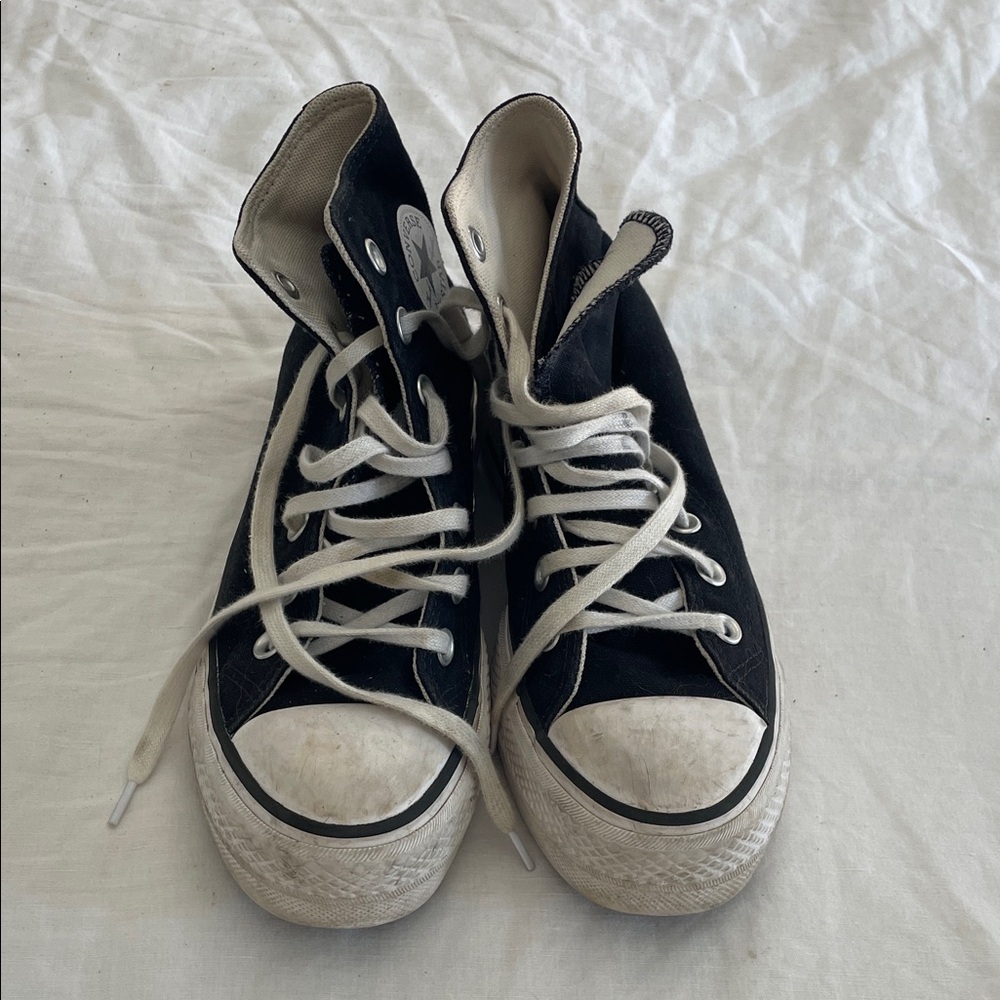 Converse platform shoes. Size 5.5 women.